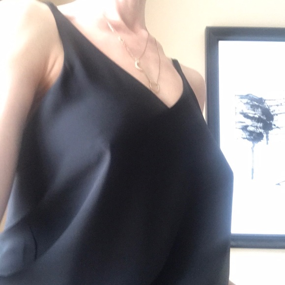 Plunge V-neck camisole - Picture 2 of 5